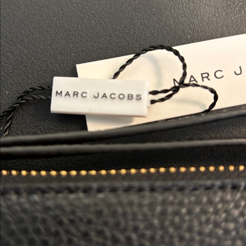 Marc Jacobs Black Pebbled Leather Wristlet with Red Heart Accent - Picture 8 of 8